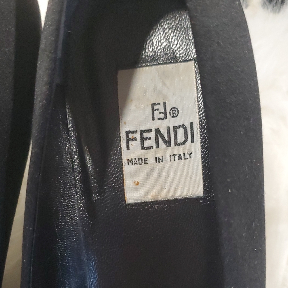 Fendi Black Satin Feel Kitten Heel with Pointed Toe Size 7.5 - Picture 4 of 15